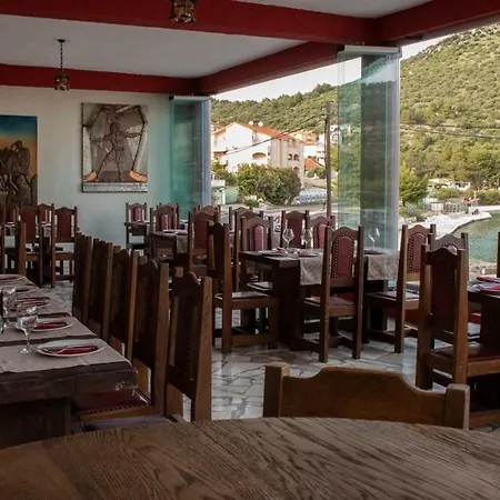 krevet i doručak Samson 3*